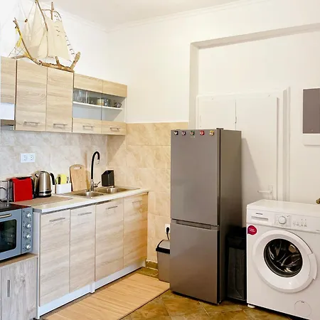 Chelona - Coastal Chlomos